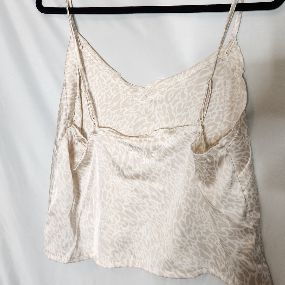 Colsie Sleep Top - Picture 3 of 10